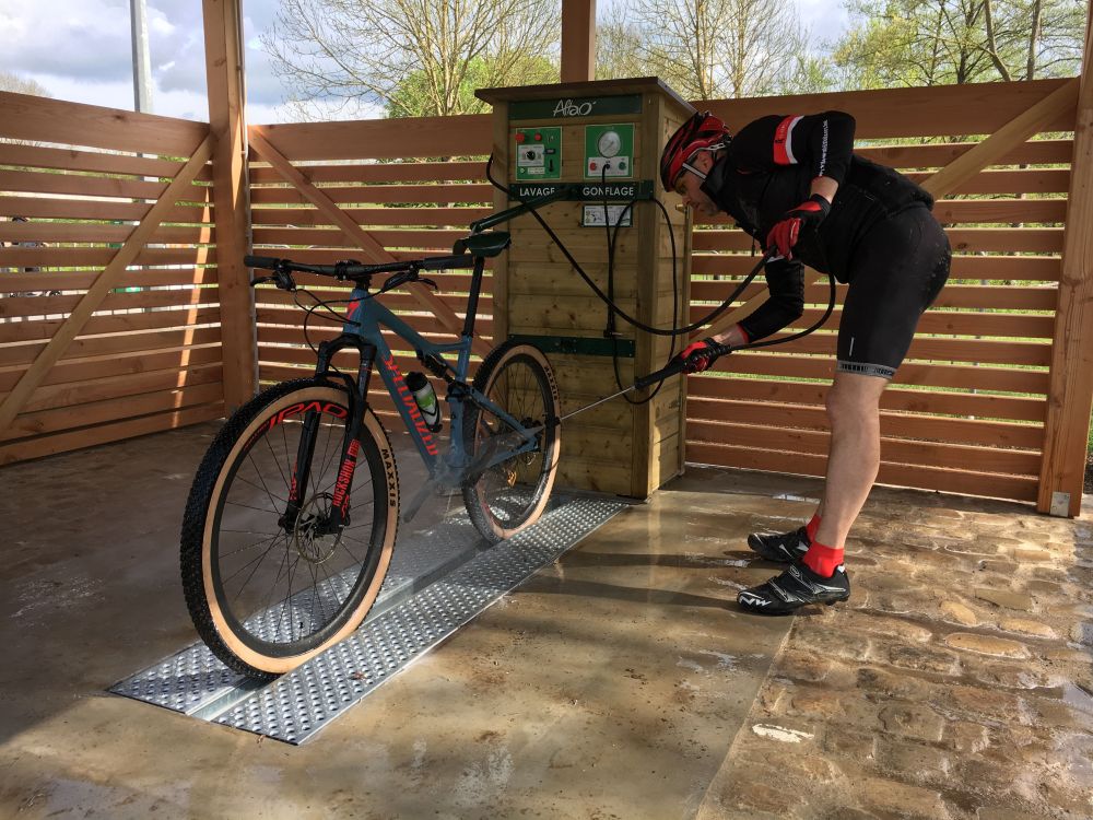 Mountain bike washing station